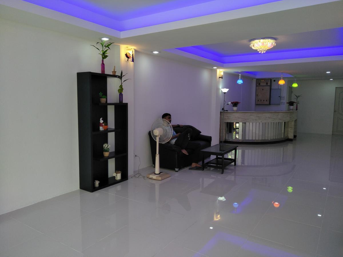 Hotel The Chillax Pattaya Extérieur photo