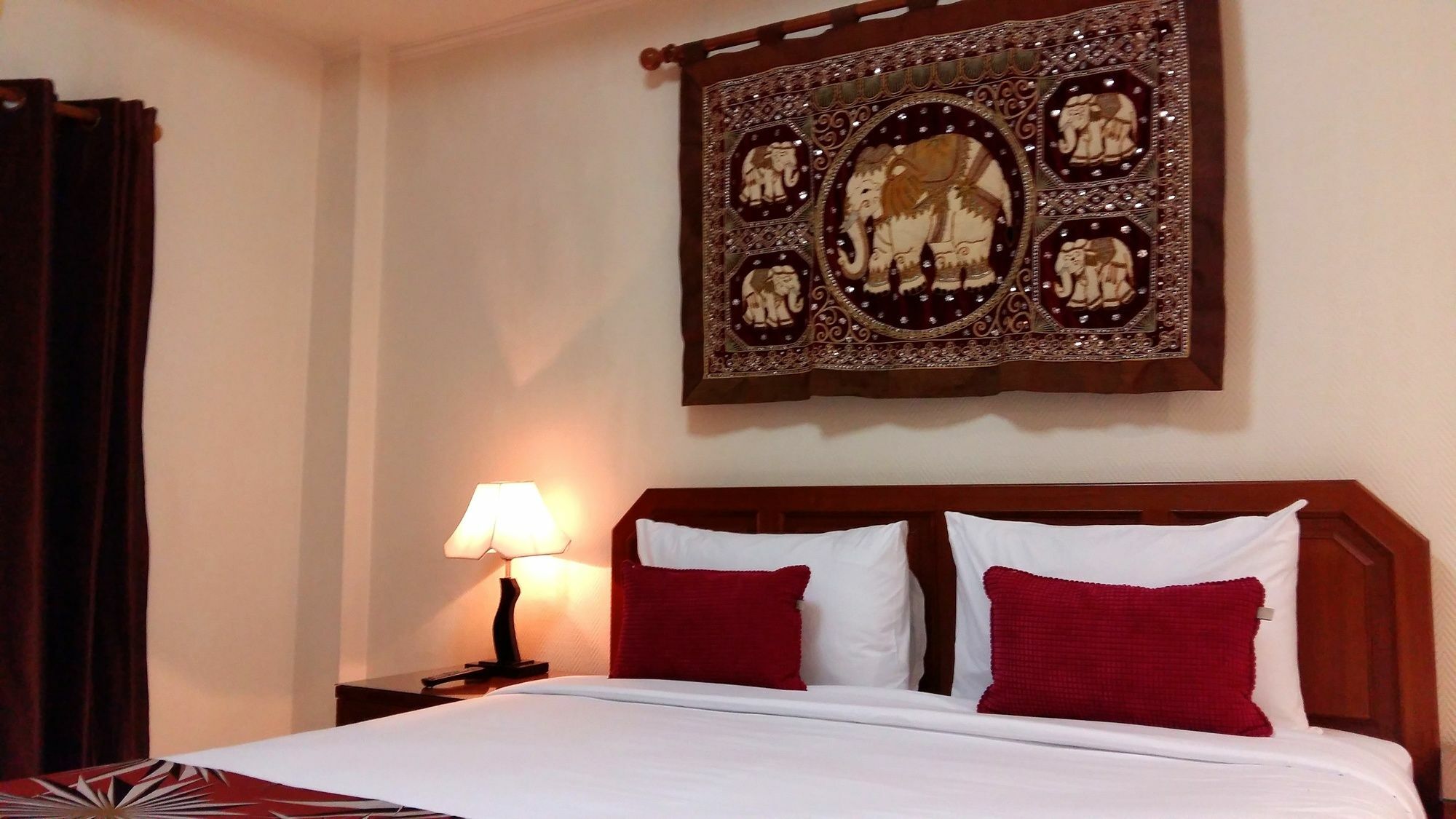 Hotel The Chillax Pattaya Extérieur photo